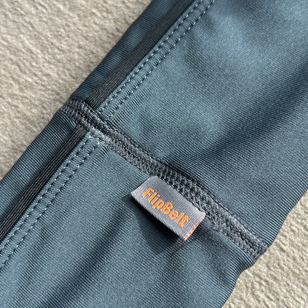 FlipBelt Gray Running Belt Size Large - Picture 7 of 10